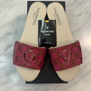 Gorgeous Valentino Sandals/Slides